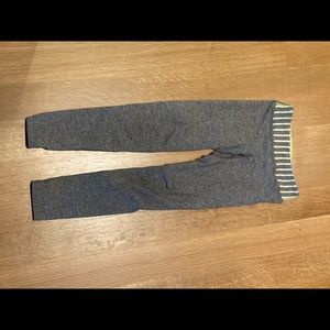 Ivivva leggings in space gray!